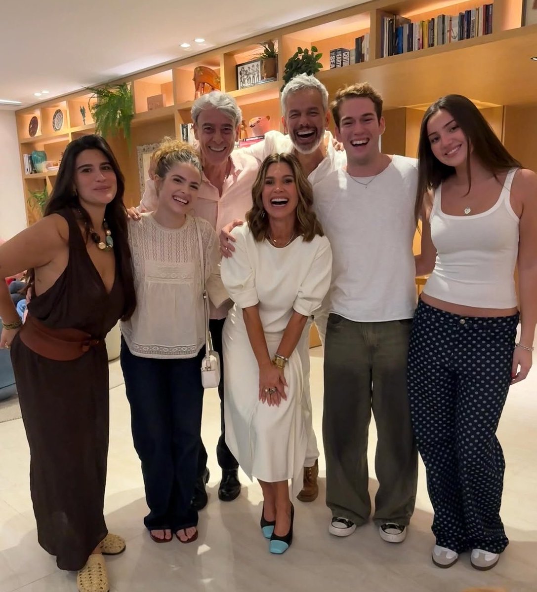 dsantcf's tweet photo. omgg família Costa and Brandão https://t.co/xNya0lBRdy