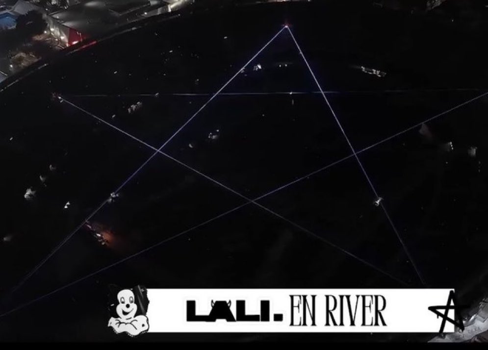 glitterxlali's tweet photo. por fin tenemos foto de la estrella nono ayer estábamos todos embobados viendo para arriba https://t.co/rFZxLByalM