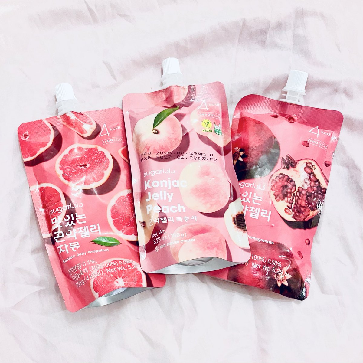 tilli_makeit's tweet photo. My mom bought me these omg I was sure she’d never agree too it but she was the first to spot them and look so I just took the opportunity^^ https://t.co/XeM0aEz44B