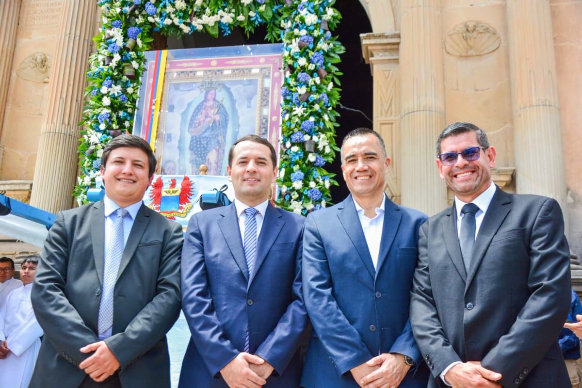 ingwilmerc's tweet photo. Con inmensa Fé, devoción y gratitud en mi corazón nos unimos a la gran celebracion en honor a Nuestra Señora del Milagro, reina, patrona y protectora de la Fuerza Aeroespacial Colombiana. 🛩️🙏🏻

En este año tan especial, al conmemorar 398 años de su aparición, renovamos nuestra fe y encomendamos nuestras familias, nuestros sueños y el futuro de nuestra tierra a su amorosa intercesión. Que estos días de fiesta, del 28 de mayo al 7 de junio de 2026, sean una oportunidad para fortalecer nuestra esperanza, vivir la fraternidad y agradecer las innumerables bendiciones recibidas. ⛪

🌹 ¡Que Nuestra Señora del Milagro siga guiando nuestros pasos y derramando su gracia sobre Tunja, Boyacá y toda Colombia! #Fe #devocion #Boyacá #tunja #VirgenDelMilagro