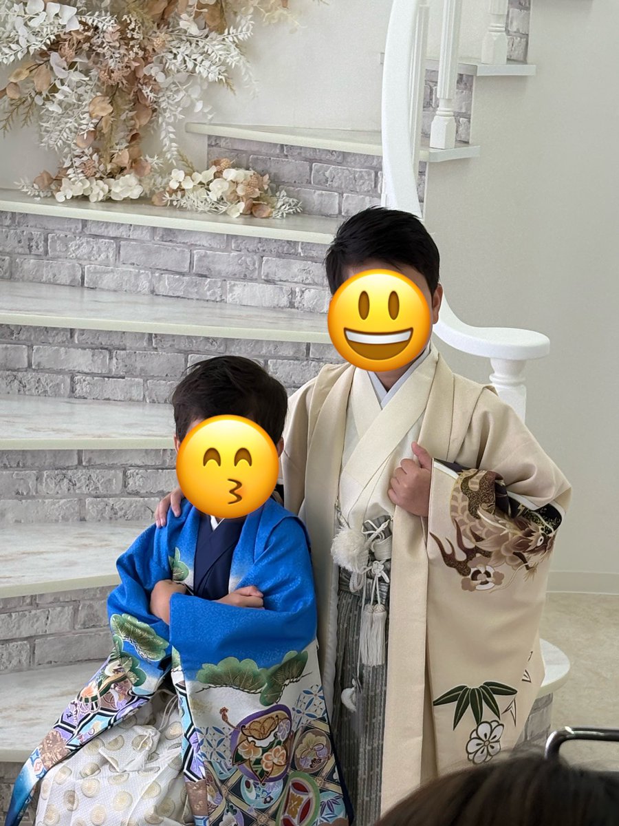 aki_tricksterr's tweet photo. 週末は次男の七五三の撮影してきました。
最初恥ずかしがっ��いた次男は最後はしっかり撮影に臨んでいました！

これからも、兄弟仲良く健やかに成長して欲しい^ ^

#七五三 https://t.co/kN71XfGuqG