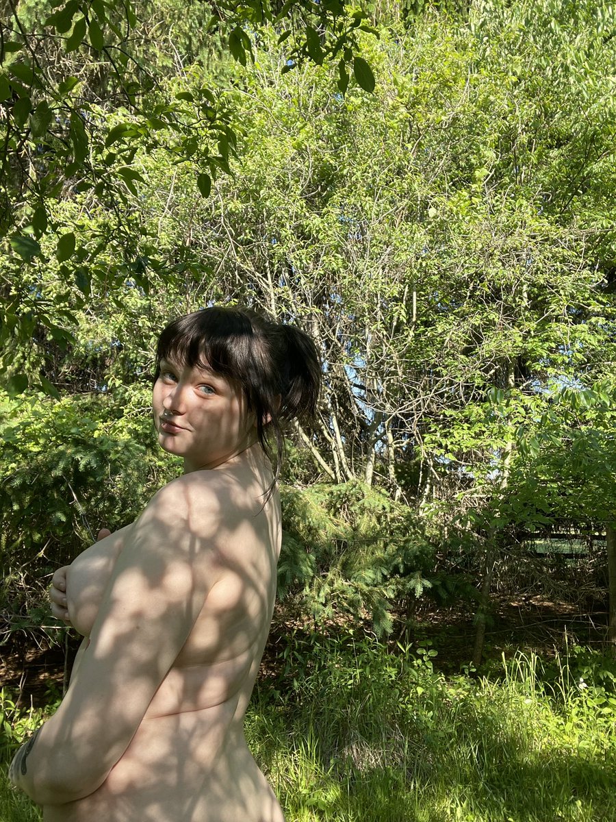 itishallowqueen's tweet photo. So freeing 🧘🏻‍♀️☀️🌲 
#onlyforfans #onlyfans #of #model https://t.co/9yQcrIqWfz