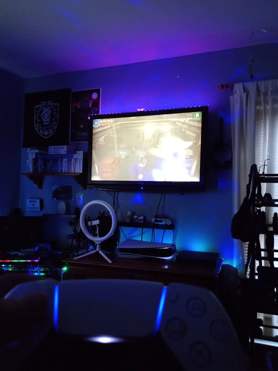Gun14S's tweet photo. Gotta love a peaceful Sunday Evening. Nothing like playing #LegoAvengers. #Sundaynights can't get any better than this. 

#Gaming #GamingIsLife #Lego #avengers #Gamer #Gamingcommunity #Marvel #GamerLife #sundaynight #videogames #Gun14Slinger https://t.co/OwoaC4Xcja