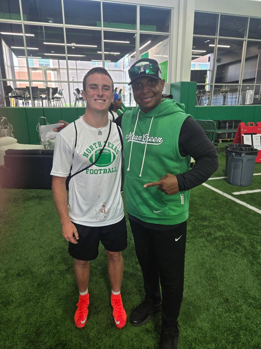 ConnorClaborn28's tweet photo. Great camp @MeanGreenFB!!! Thank you @CoachChadScott for the coaching

2027 | 2,023 Rush YDS | 25 Rush TDs 

@manning_brett @ColbySpears11 @1WayWalt @CoachThurm87 https://t.co/6nfuDi6eSL