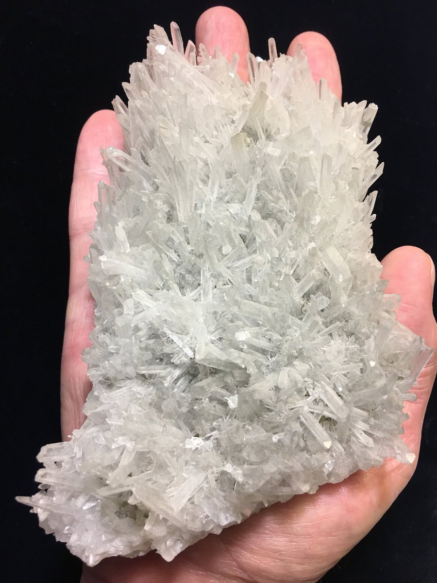 NomadSprtJewlry's tweet photo. This is #quartz from Peru 🇵🇪 Feel free to like, comment, share, follow ☮️❤️😃 Visit our Etsy shop to view our selection. Here’s the link:

https://t.co/fhHFBip9c4

 #gem #gems #gemstone #gemstones #mineral #minerals #rock #rocks #stone #stones #crystal #crystals #jewel #jewelry https://t.co/RRDqPyd2cs