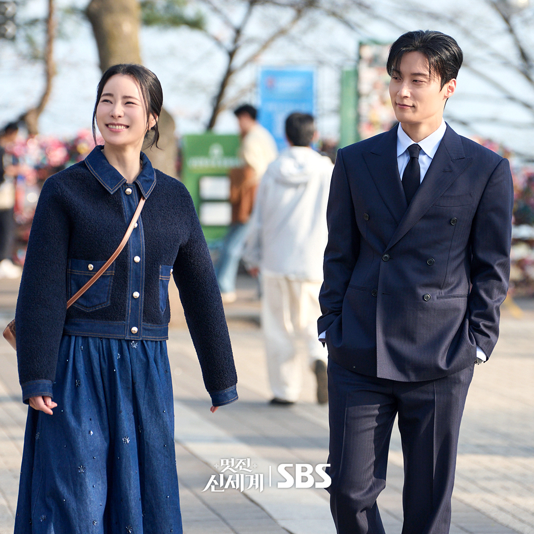 SBSNOW's tweet photo. 서리세계의 설렘 MAX 남산 데이트 현장💕
빽도는 없어 서로 혼자 두지 않기로 약속해🥹

SBS 금토드라마 <멋진 신세계>
☞ [금,토] 밤 9시 50분

#SBS금토드라마 #멋진신세계
#MyRoyalNemesis
#임지연 #허남준 https://t.co/NQdP0w4XvJ