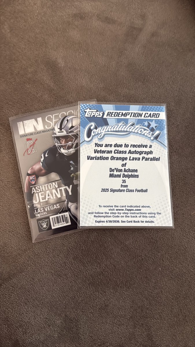 BucsVsPats's tweet photo. The blaster luck continues 🌋 @CardPurchaser https://t.co/qIkPD9defp