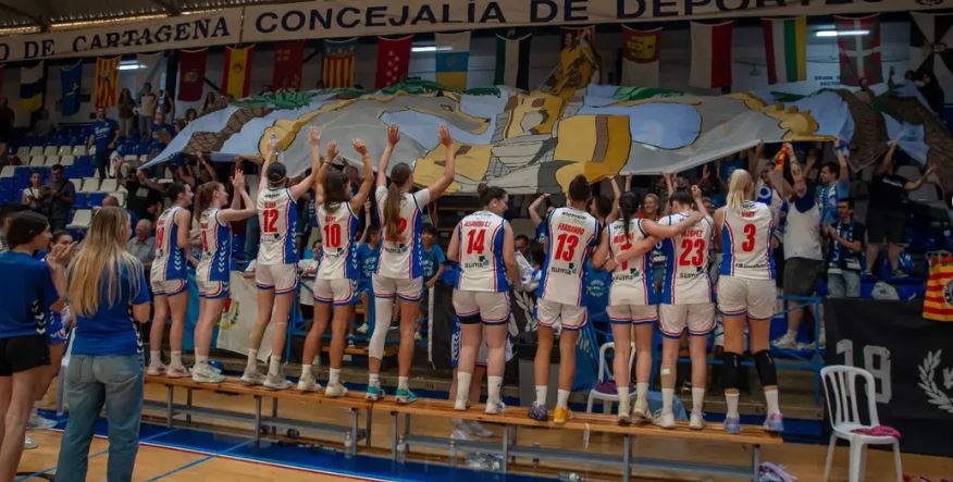 josikoct13's tweet photo. 📊 DATOS | Las líderes estadísticas de la Fase de Ascenso a LF2 en Cartagena

🔝 Aicha Meite (Adareva) domina la fase con 81 de valoración total
🔥 Williams (Segovia) reina en rebotes (41) y tapones (7)
🎯 Farrando (Lucentum) infalible en triples (50%)

👇
https://t.co/YfDglsuD5I https://t.co/GIVh0eW73q