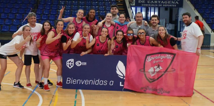 josikoct13's tweet photo. 📊 DATOS | Las líderes estadísticas de la Fase de Ascenso a LF2 en Cartagena

🔝 Aicha Meite (Adareva) domina la fase con 81 de valoración total
🔥 Williams (Segovia) reina en rebotes (41) y tapones (7)
🎯 Farrando (Lucentum) infalible en triples (50%)

👇
https://t.co/YfDglsuD5I https://t.co/GIVh0eW73q