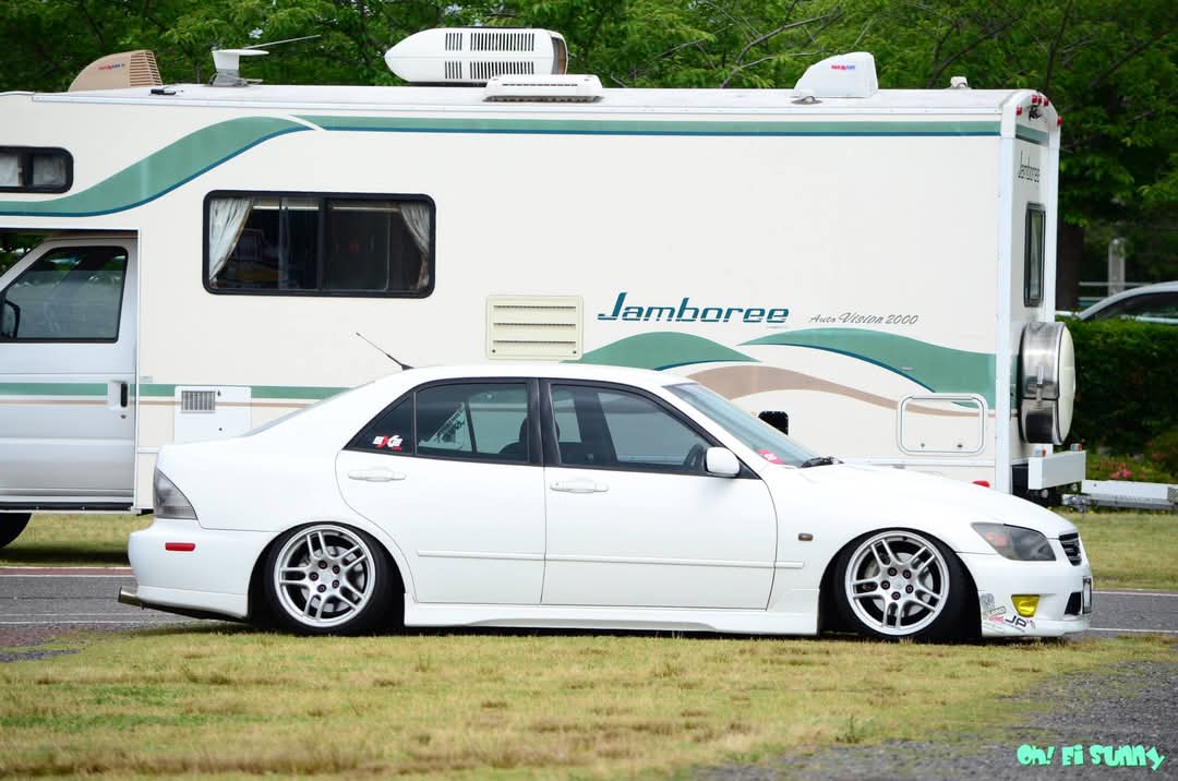 lowstyle3's tweet photo. SXE10→SXE10→GXE10w免許取ってからアルテッツァしか知らない人間です。RS6アヴァントそろそろいきたい！(家のローン決めるくらいの覚悟がいるw) https://t.co/7eNCEaOLwB