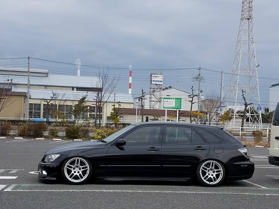 lowstyle3's tweet photo. SXE10→SXE10→GXE10w免許取ってからアルテッツァしか知らない人間です。RS6アヴァントそろそろいきたい！(家のローン決めるくらいの覚悟がいるw) https://t.co/7eNCEaOLwB