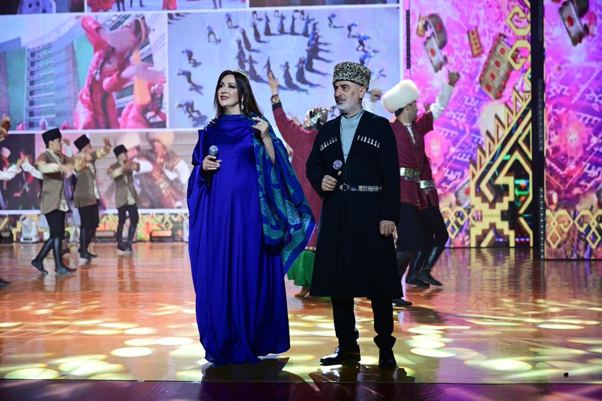 culture_gov_az's tweet photo. 5-7 iyun tarixlərində Türkmənistanda keçirilən Azərbaycan Mədəniyyəti Günlərinə Dövlət Rəqs Ansamblının möhtəşəm konserti ilə yekun vurulub.

#Azərbaycan #MədəniyyətNazirliyi #mədəniyyət https://t.co/qphaGm3Q6X