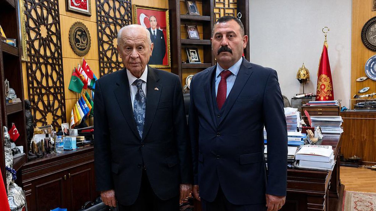 urfapusula's tweet photo. ŞUTSO Başkanı Yetim, MHP İl Başkanı Mutlu’yu tebrik etti! https://t.co/tDr0OE6BVv https://t.co/w3CsTf4LOL