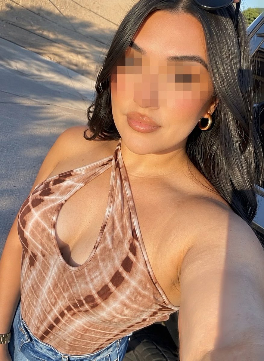 AlexxLiive's tweet photo. Love what the sun does to my skin ☀️ https://t.co/XdKlqUOE6T