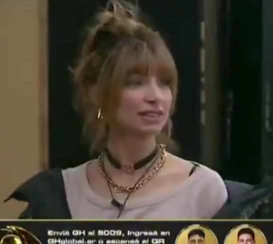Teamonitos's tweet photo. Supuestamente Sol entró a desestabilizar a la casa y ella es la que termina desestabilizada, SE LE CAGAN DE RISA TODO EL TIEMPO 😭😭

#GranHermano https://t.co/G23a9sJb1c