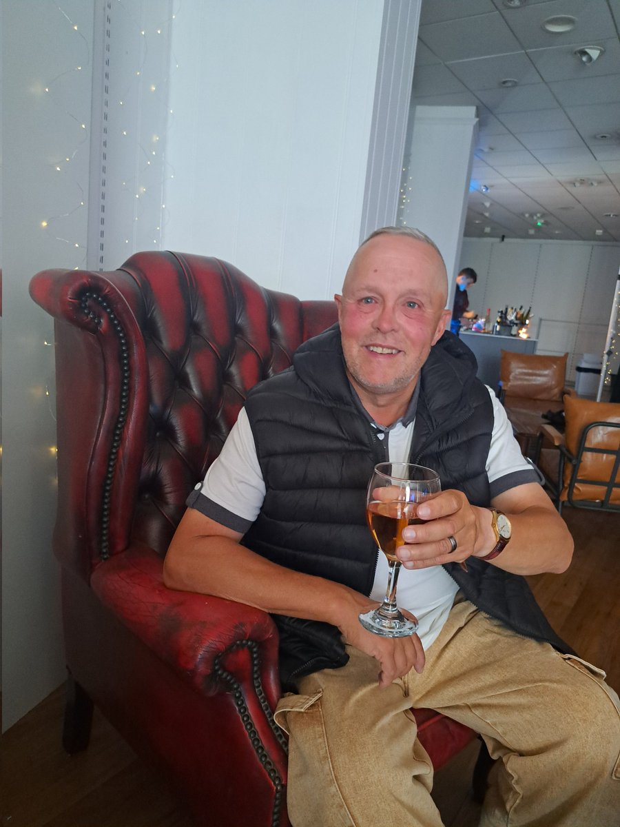 merseysiders's tweet photo. Had lovely Sunday afternoon  at pop up wine bar 🍷  in bridge st St .helens only there till 6 th July. But may be longer  if it custom. :) https://t.co/ZE4YQk5tVg