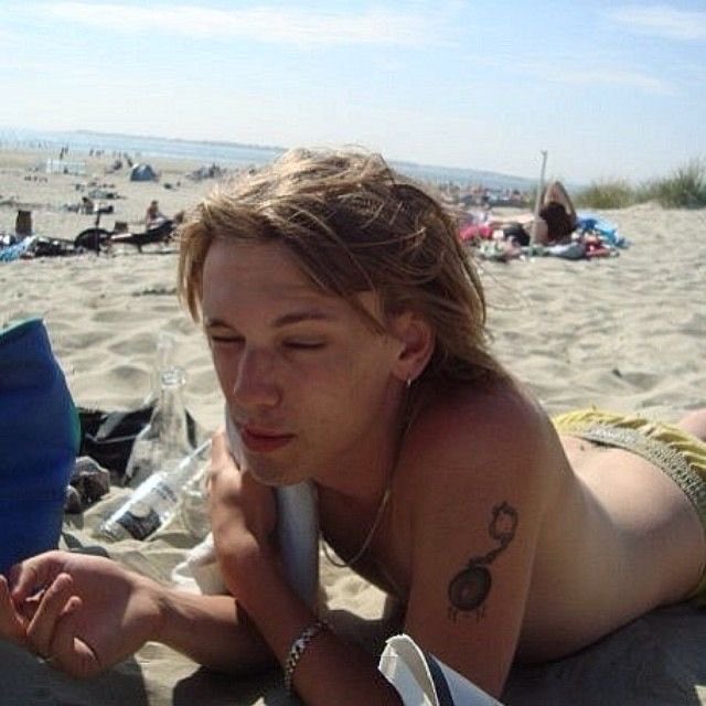 Ghostssmoke's tweet photo. How it started vs how it’s going. 

I think I’ve gotten my boy a little bit wasted. I will be carrying him off the beach soon. 🖤 https://t.co/1rXxGAzPu9