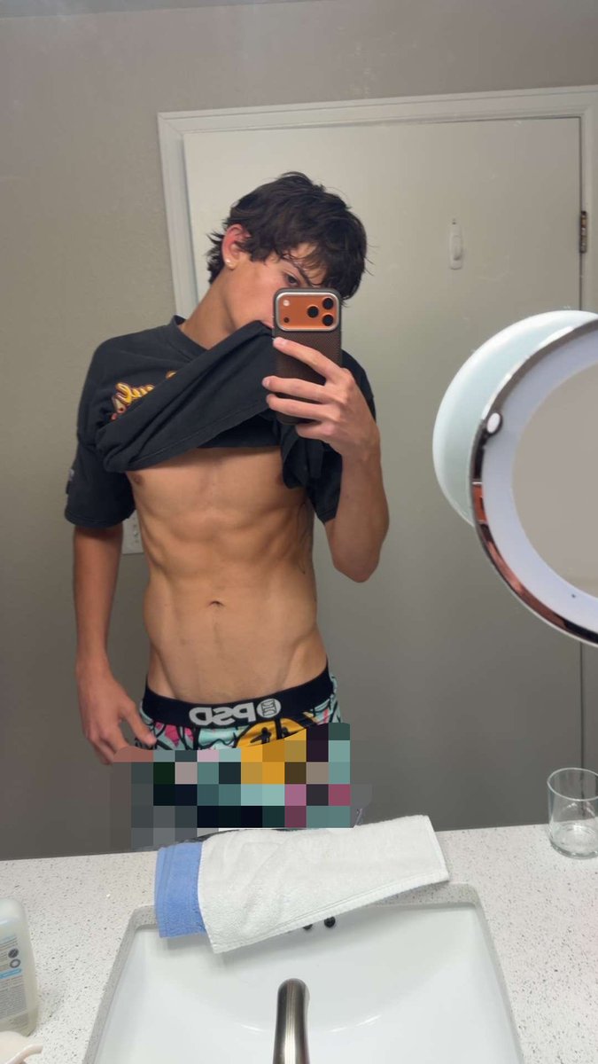 Erik tweet media