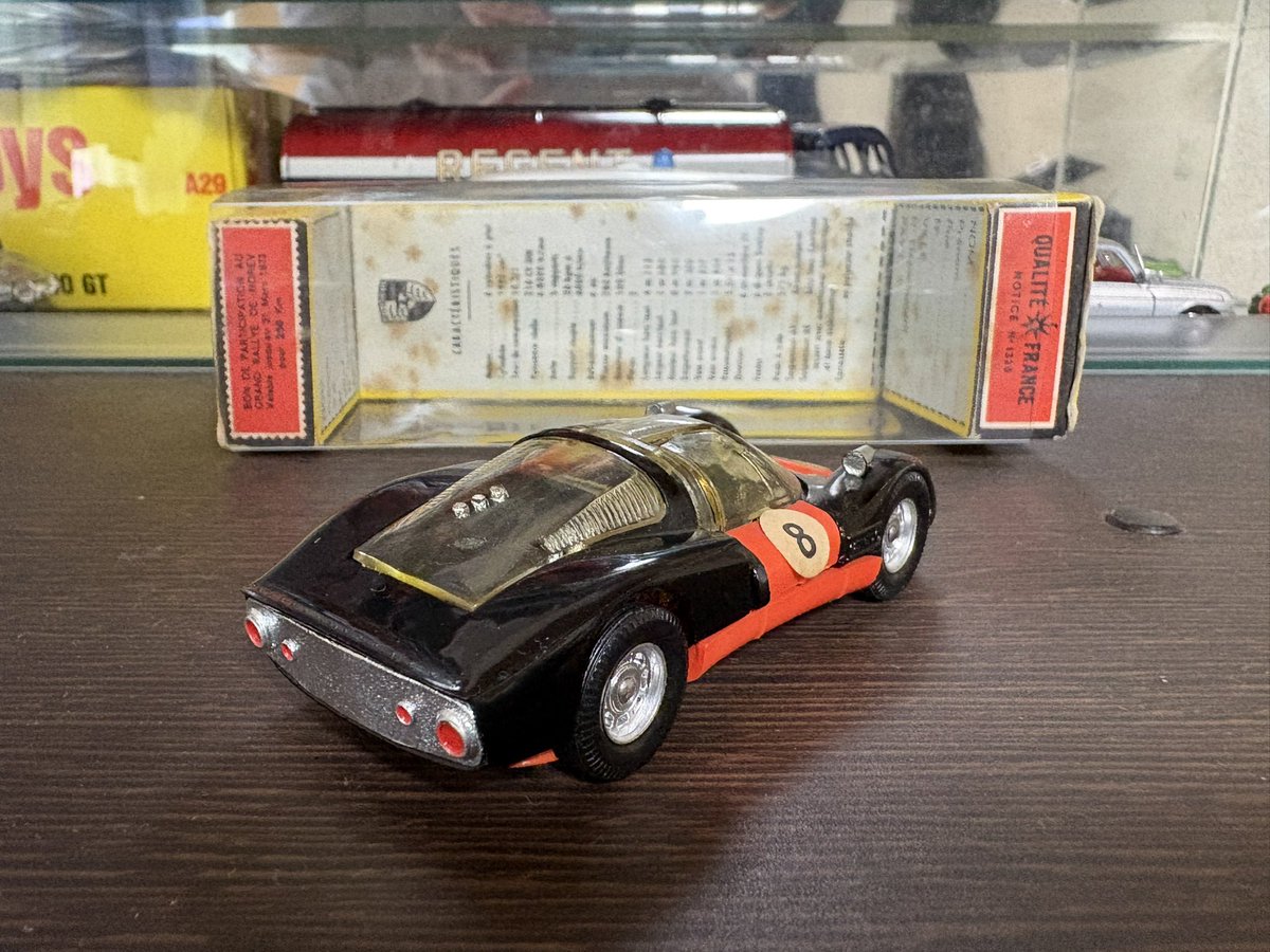 uru2016's tweet photo. Norev ポルシェ906 カレラ6

この時代のプラは質が悪く、シャシーが反ってしまうモデルが多いです https://t.co/TN4P3lpYWz