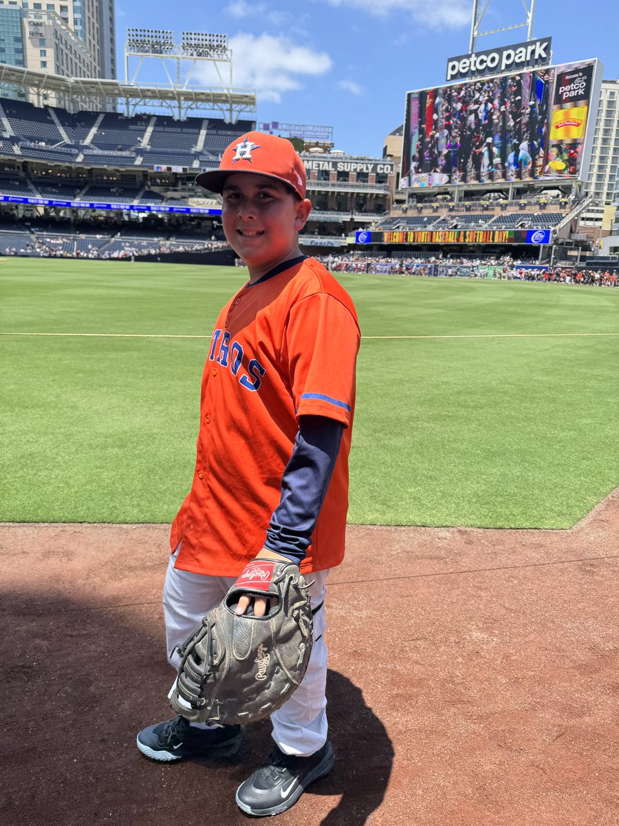 _lizbeth's tweet photo. ⚾️ #ForTheFaithful https://t.co/3uOM5BIRiy