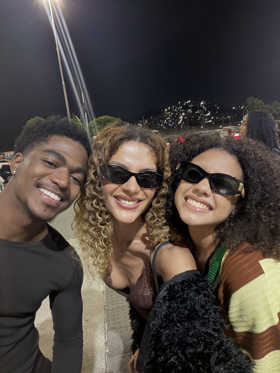 gabriellaloran's tweet photo. Meus ♥️ @alanaatriz @guthsotero !!! https://t.co/aEpW0bwrNu