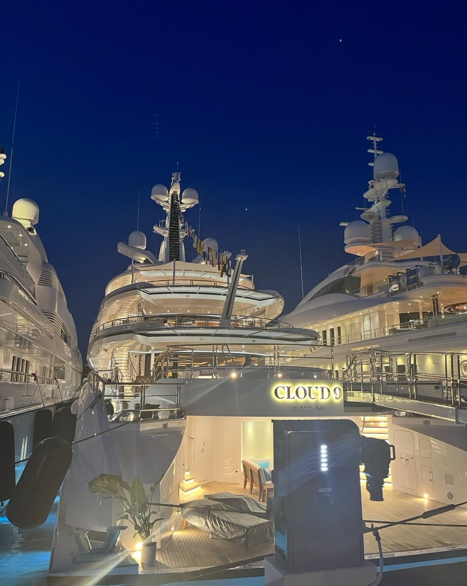 sam94crowe's tweet photo. @AbbyDaini12861 @Lolade4PF For example, when I was at the GP a couple years ago this yatch (2015 build) isn’t even the most flashiest in PH, but it costs £150million, to keep it on the water? £13million a year. Every single year. Musicians, celebs, sports stars (except a small handfull) can’t afford it. https://t.co/sDwZ2D2998