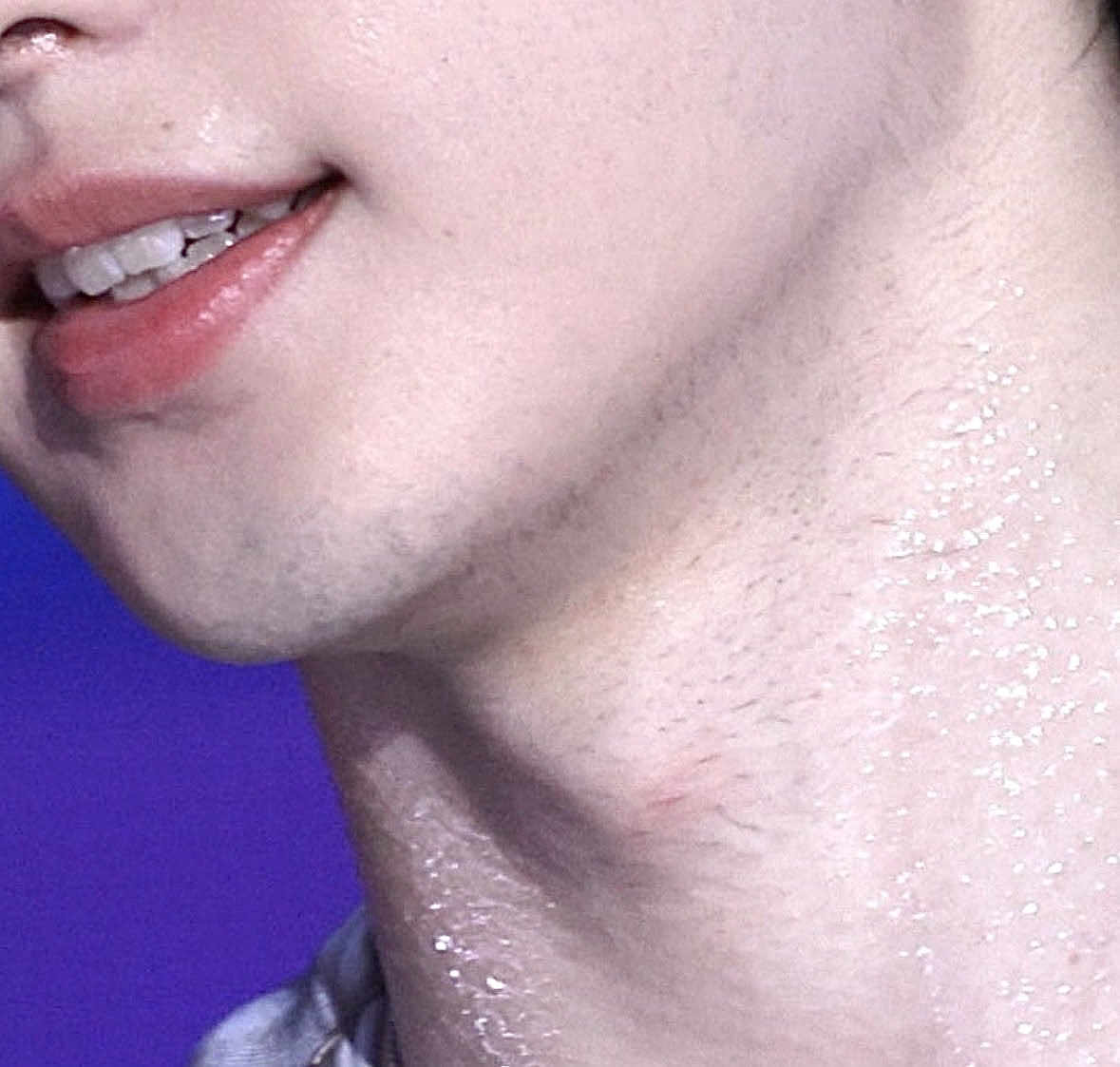 SWEETVEN0M7's tweet photo. TAKE THE RAZOR AWAY FROM HIMMM https://t.co/DIgjBgsrIZ