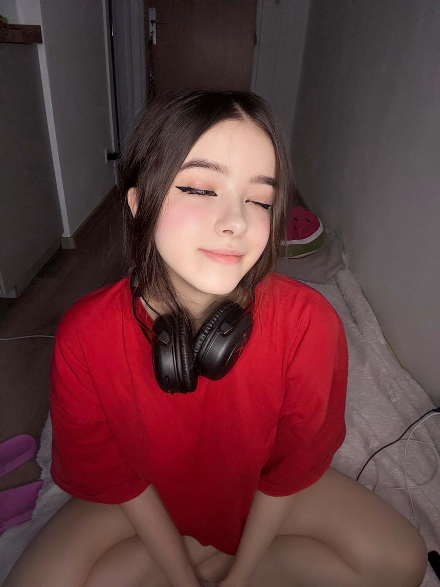 Kitty little bunny 🐰 tweet media