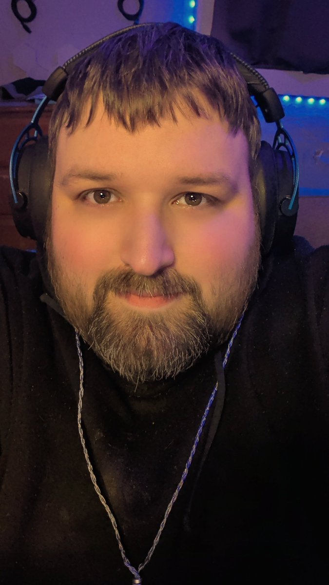 Advanced_AK's tweet photo. I am finally back!!!! Valo gaming and silly time. Come by and watch! #twitch
#smallstreamer https://t.co/DH5ODGNQZe https://t.co/VqZX94Zeij