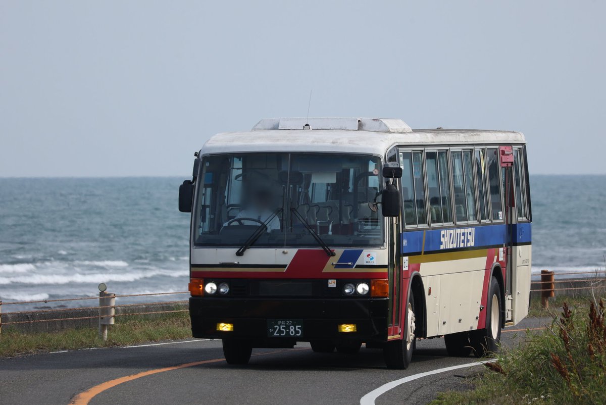 evening400's tweet photo. ご縁があり、しずてつジャストライン2585号車の貸切ツアーに参加させて頂きました。当日は予報が変わり晴れで海バックを撮ることができたりと大変満足のゆくツアーでした。

主催者様、関係者様、参加された皆様楽しい時間をありがとうございました。

#ワンロマで行く相良・御前崎の旅 https://t.co/LuTvYy0Tda