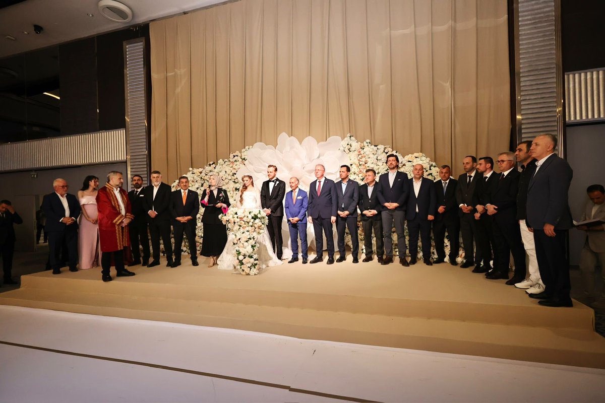 GokselE's tweet photo. Rumeli Balkan Dernekleri Federasyonu Genel Başkanı Saim Bıçak’ın evladının mutlu gününe şahitlik ettik. 

Atalay ve Bıçak ailesini tebrik eder, çiftimize mutluluklar dilerim. https://t.co/6U1DvhFnoo