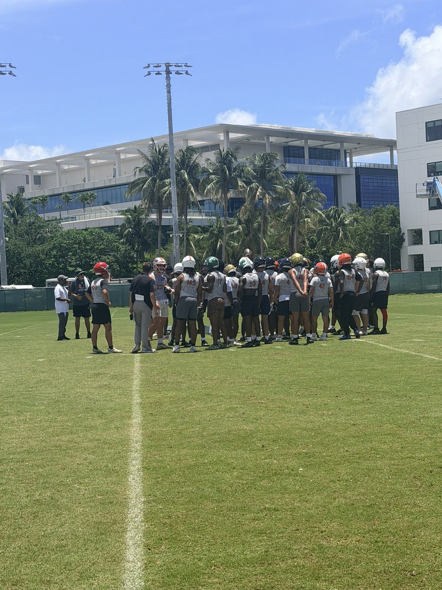 LangstonTlong's tweet photo. Thank you, University of Miami for the opportunity to learn, develop, and grow @ the Legends Camp @Coach_Upshaw @CLEVELANDGARYJR @HurlieB https://t.co/A2Mgwcm3Qm