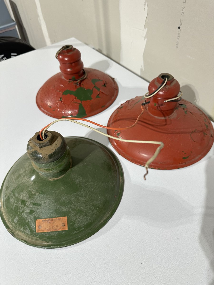 shelbyrays's tweet photo. @darrenrovell you like odd things. I have Westinghouse light fixtures when Allen Fieldhouse was built from 1955. They were replaced in 2005. Hung in the concourse area. Any idea what they are worth? https://t.co/hTis8kKqku