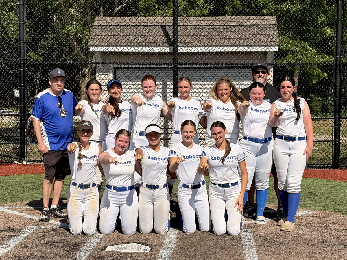 nailagonz2027's tweet photo. 7-0 on the weekend and won the championships!! Great way to start the season!! More too come π£π£ #softball #prospect #recruit #NCAA @CoachDegenhardt https://t.co/EvwrBpgXB7