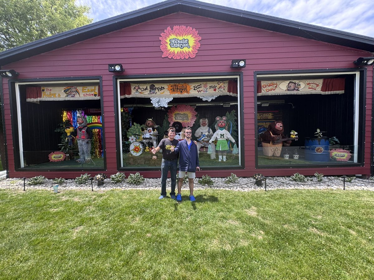 Shepard18Sean's tweet photo. @rockafire I finally meeting Aaron’s on June 4  and  Volo is good https://t.co/pzFWnRZD6H