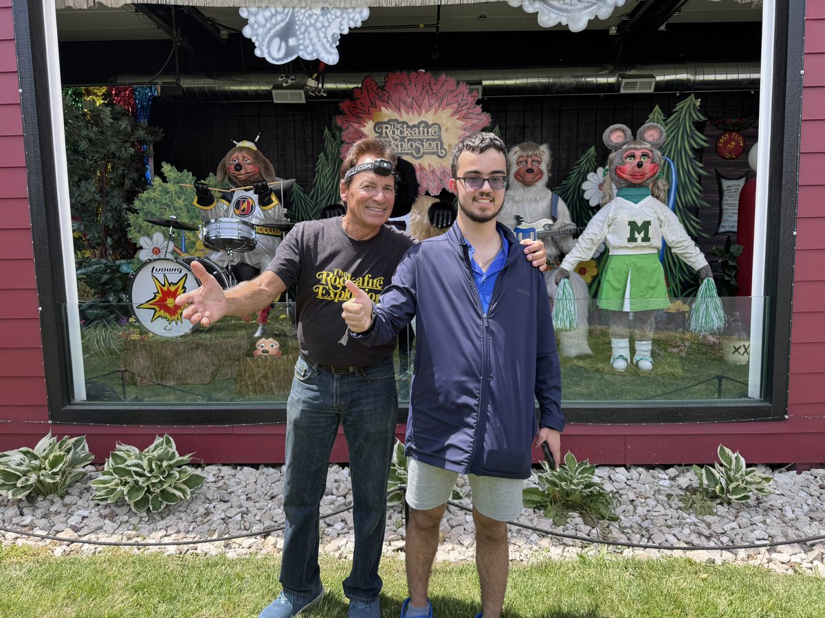 Shepard18Sean's tweet photo. @rockafire I finally meeting Aaron’s on June 4  and  Volo is good https://t.co/pzFWnRZD6H