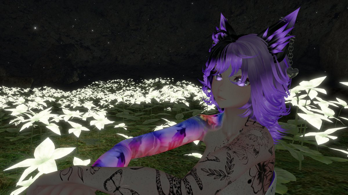 sammygnuvrc's tweet photo. Happy Sunday! Its a relaxation day so here's some casual Sammy in my usually avi. Hope all you cuties had a good weekend! And hey, if you need to rest, your Goddesses panties and bra arent occupied~😘#VRChat #SizeTwitter #SizeVRChat #SizeVR https://t.co/U5jY1g6aTe