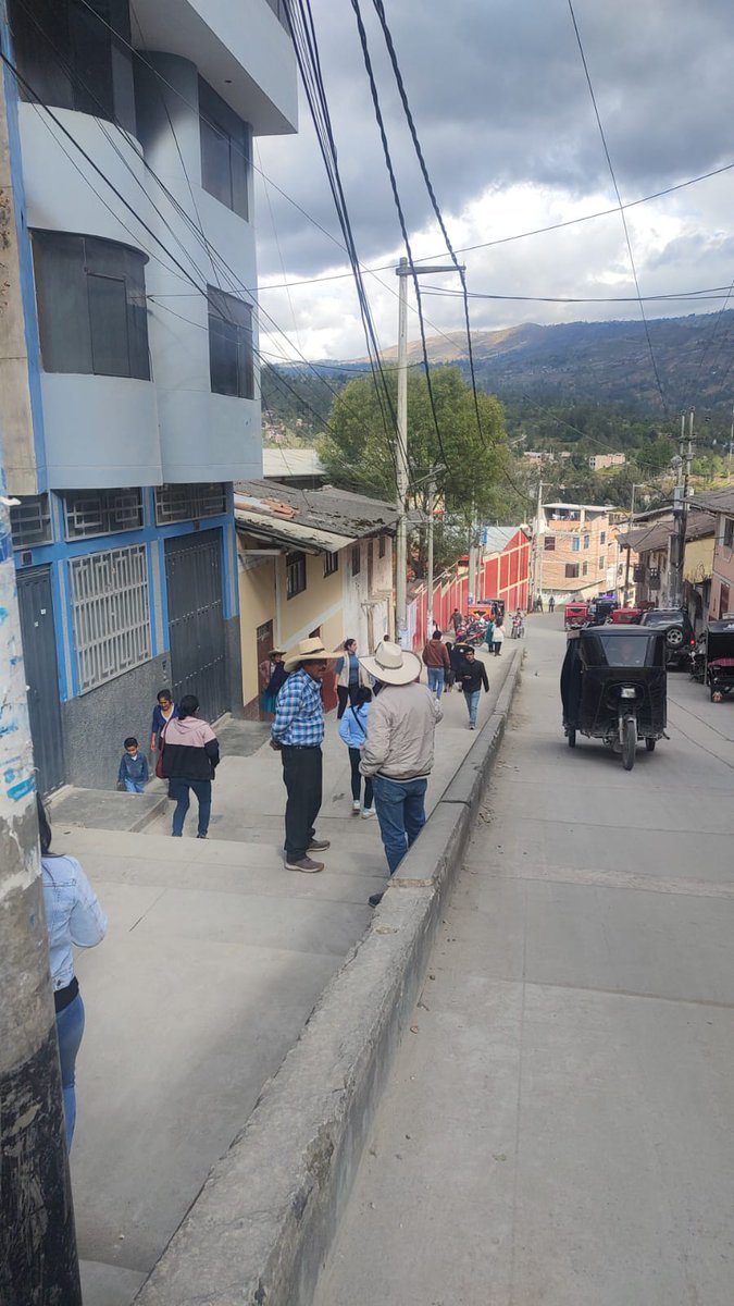 MosheBarriendos's tweet photo. En Cajamarca acuden a votar con Sombreros "avisen" a la @ONPE_oficial  @JNE_Peru @Epicentro_TV es lo más cojudo , en provincia los electores van con sombrero porque es parte de su vestir... @julianaoxenford https://t.co/xmUTamAWxM