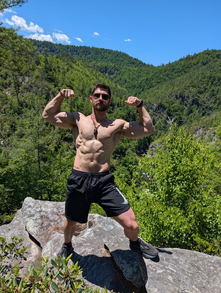 TheDaddylorian1's tweet photo. Sunday Funday 🔥 https://t.co/dwjMN5GTta