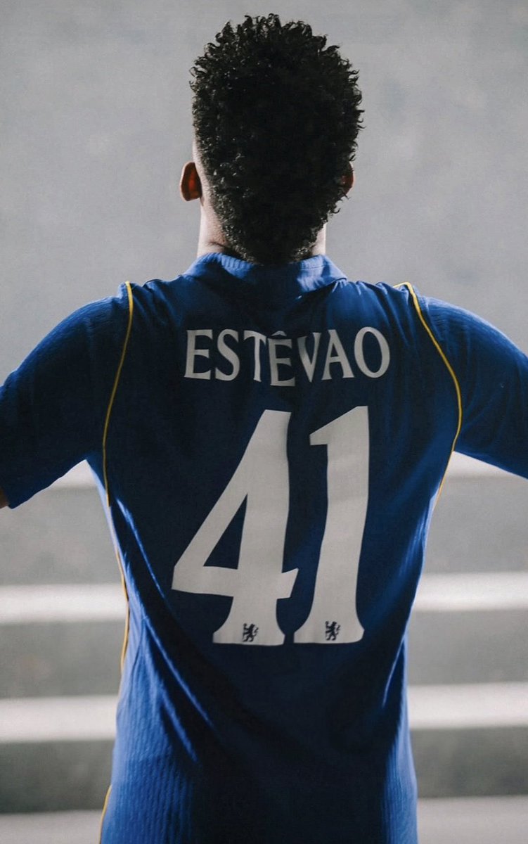 DailyChels10's tweet photo. ESTÊVAO4️⃣1️⃣ 🇧🇷 https://t.co/KuojjYG1Ge