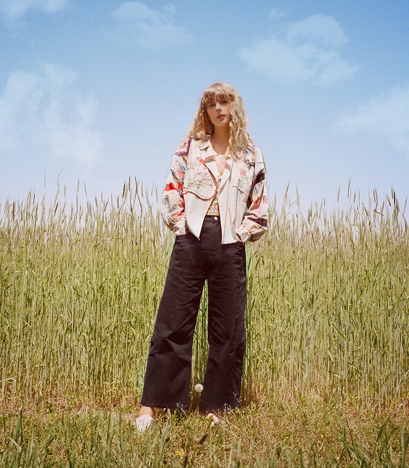 swiftpage13's tweet photo. 🏆Taylor Swift’s "I Knew It, I Knew You (Acoustic Version)" debuted at #1 on the US iTunes Top Song Chart.

Taylor Swift extends her record as the only artist to have 80(+1) songs that reached #1 on the US iTunes.

Now she occupies all top3 spots on the iTunes Chart. https://t.co/CMqAAJdyej
