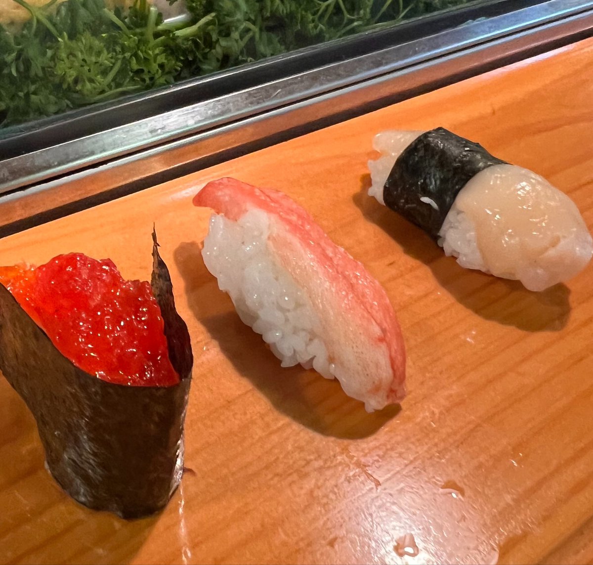 4580shiitake's tweet photo. タケログ
函館・駅から徒歩12分
『王将寿し』さんへ
駅から少し離れてますが
昔ながらの町寿しさんで
気軽に入れる雰囲気
とにかく美味しくてお財布に優しい
ランチでもないのに並で1000函館ドルちょっとで食べれます
16時から深夜1時まで営業してるそうで、飲んだ後も行けるし再訪決定👍 https://t.co/TVnFehXycb