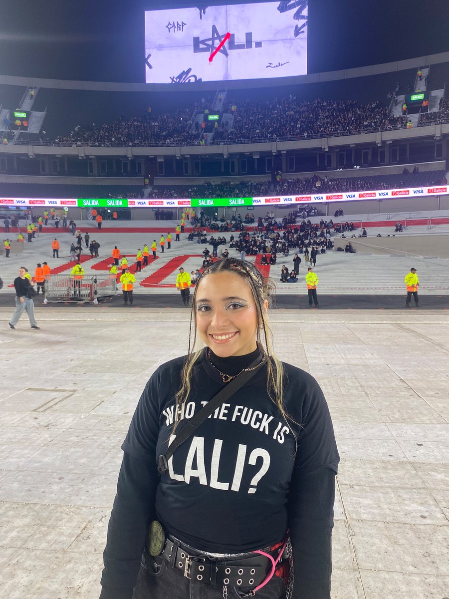 alltoolali's tweet photo. No hay momento en mi vida que @lalioficial no haya sido parte, tu arte me acompaño siempre y yo tambien queria estar acompañándote en tu primer Monumental. 85mil personas disfrutando a pleno las tres horas de show. Nunca me lo voy a olvidar #LalienRiver https://t.co/VGZ2TtLyeS