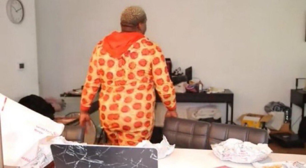 hizzied's tweet photo. even if i were to believe he didn’t know it was drawn on him the statement should have still came from him and it’s clear he’s still friends with those ppl so where does this leave us https://t.co/0NWokoo4Da