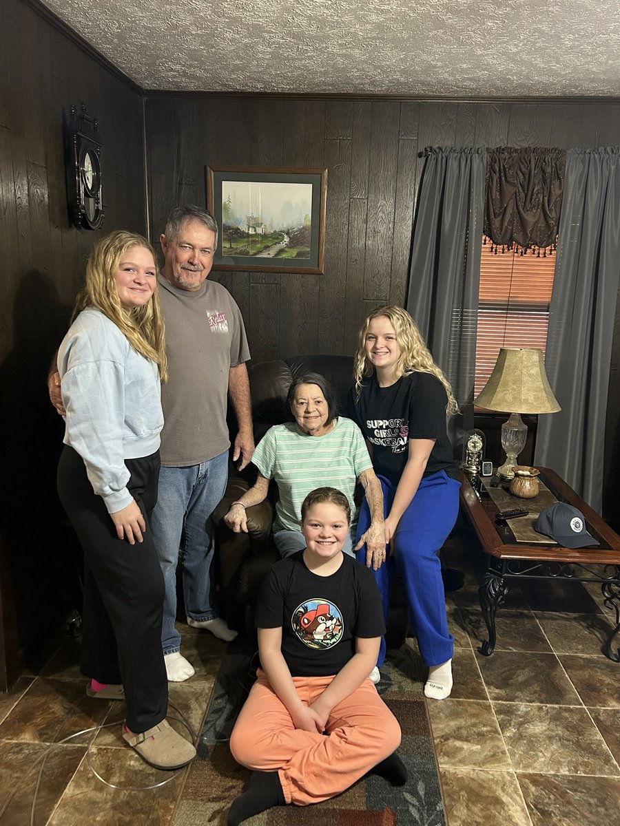 crista_thacker's tweet photo. One of the hardest things I ever had to do was say bye to my Granny. She has been so sick the past couple of years &amp; always listened/watched my games. I miss and love you so much but I know you are in a better place now. Can’t wait to see you again. You are always my #1 Fan ❤️ https://t.co/PfJCesKcTD