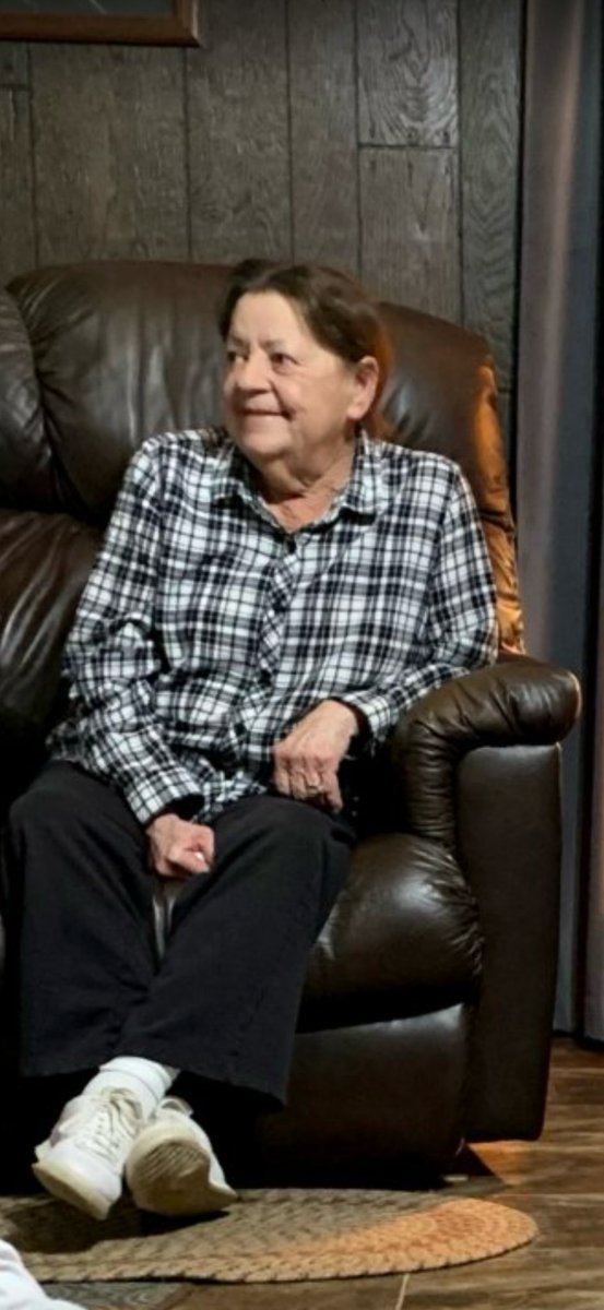crista_thacker's tweet photo. One of the hardest things I ever had to do was say bye to my Granny. She has been so sick the past couple of years &amp; always listened/watched my games. I miss and love you so much but I know you are in a better place now. Can’t wait to see you again. You are always my #1 Fan ❤️ https://t.co/PfJCesKcTD