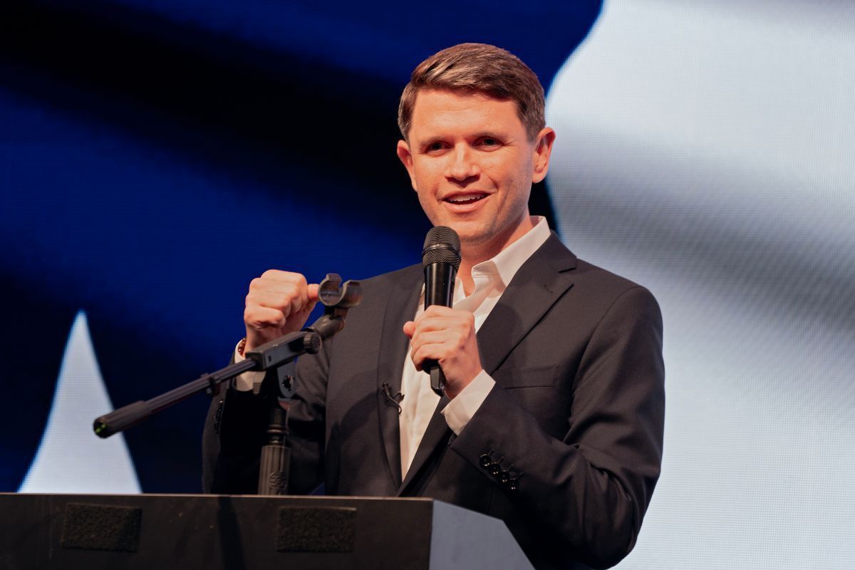 snopes's tweet photo. 🥩 No, James Talarico isn't vegan. We didn't have to search hard to find proof of the Democratic candidate in the Texas Senate race eating meat and eggs: https://t.co/TS59XlUsnz https://t.co/AY1rtdNF5K