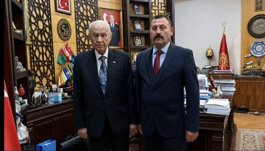 idemirkol63's tweet photo. Bu yola gönül vermiş gençligini bu ugurda tüketmiş uzun yıllar hiç hız kesmeden sevdasının yolunda ilerleyen sayın @eczosmanmutlu @MHP_Bilgi Şanlıurfa il başkanlığına getirilmesi ahlakı ve tecrübesiyle partiye değer katacagına eminim.
Şahsını tebrik eder
Başarılar dilerim. https://t.co/n1WzG72ZBI