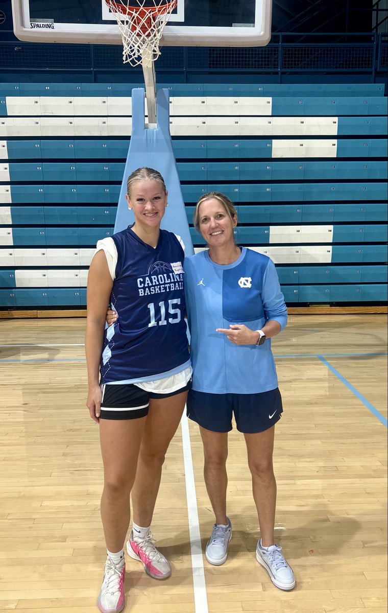 annabugbee34's tweet photo. Had an amazing time at @uncwbb Elite Camp!  Thank you @CoachBanghart, @_CoachMetz &amp; @CoachAluka3 for your time and feedback!   Looking forward to seeing you again at @Section7Az and @NikeGirlsEYBL tournaments this summer! @BravesGBB @NorthTartan https://t.co/EQf3Hk28gg