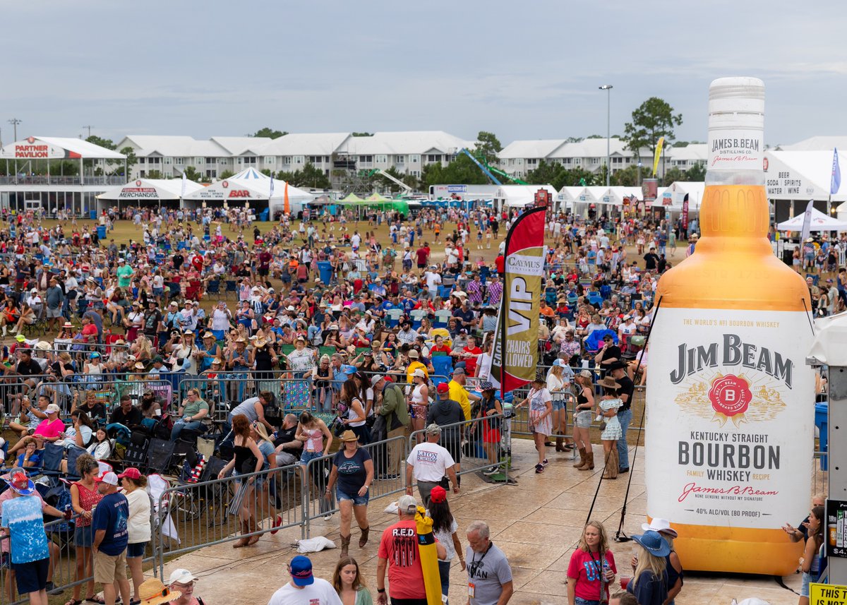 GulfCoastJam's tweet photo. ONE WEEK SINCE THE BEST WEEK EVER!!! ☀️🌊🎶 Drop your favorite #GulfCoastJam memory below 👇🔥 https://t.co/Yw8xl9Lc67